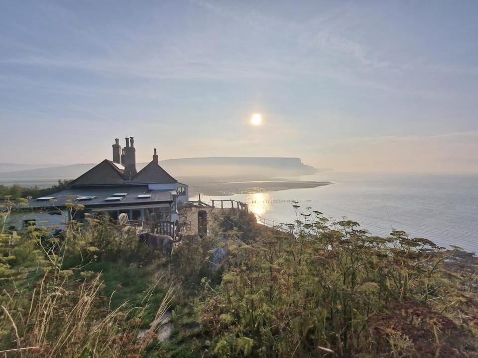 A Cosy Cabin at Cuckmere Haven Cabin in Lewes District
