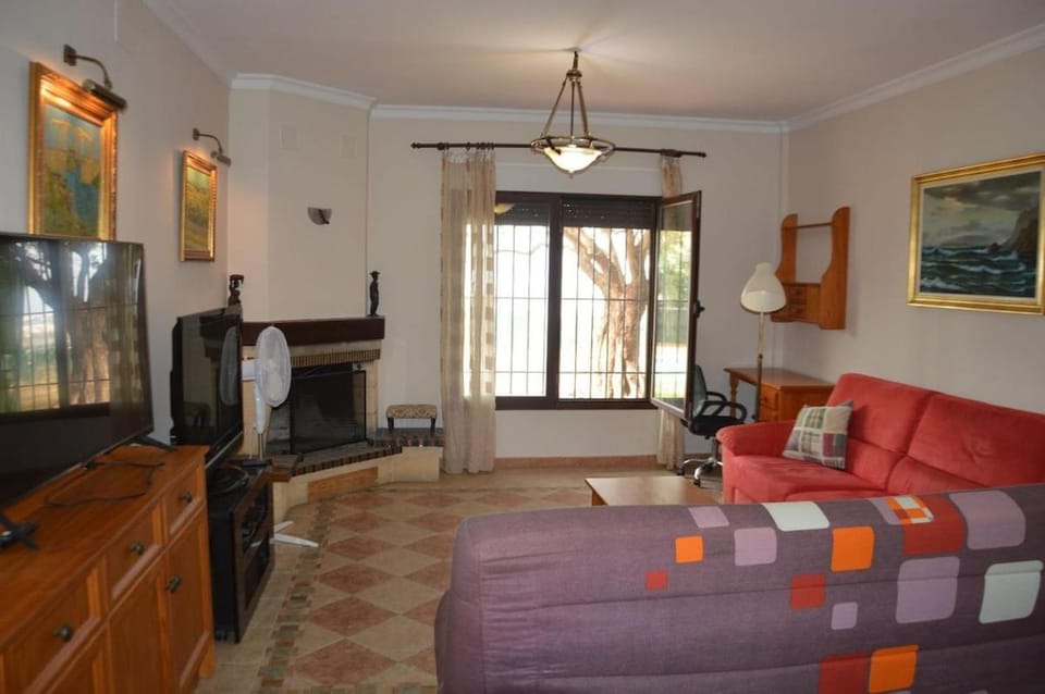 Communal lounge/ TV room, TV and multimedia
