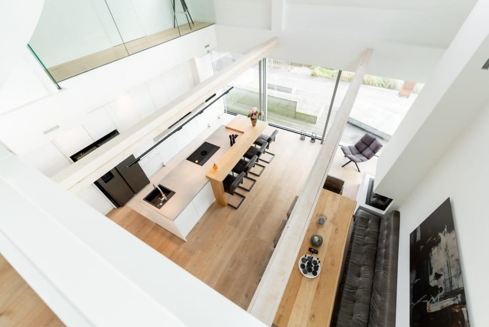 Seating area, kitchen