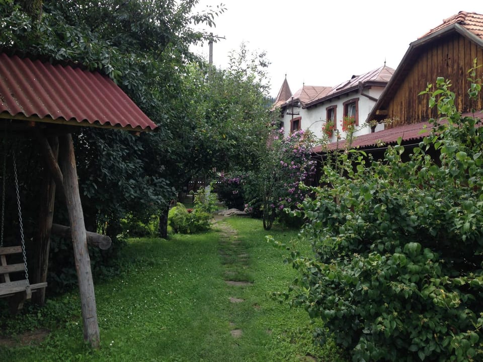 Pensiunea Casa Bianca - Bucovina Bed and Breakfast in Romania