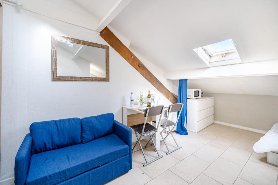 Living room, Photo of the whole room, Dining area