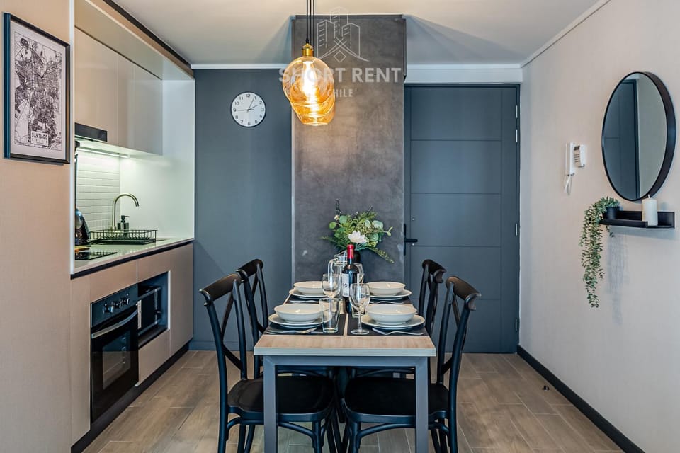 CSN2 AC, 3 blocks from Moneda Metro station, central and luxurious Apartment in Santiago