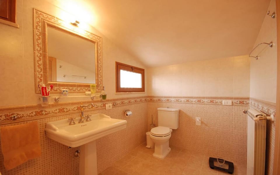 Toilet, Bath