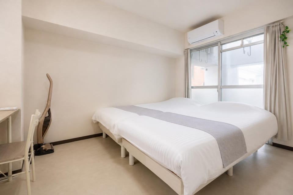 Bed, Bedroom, air conditioner