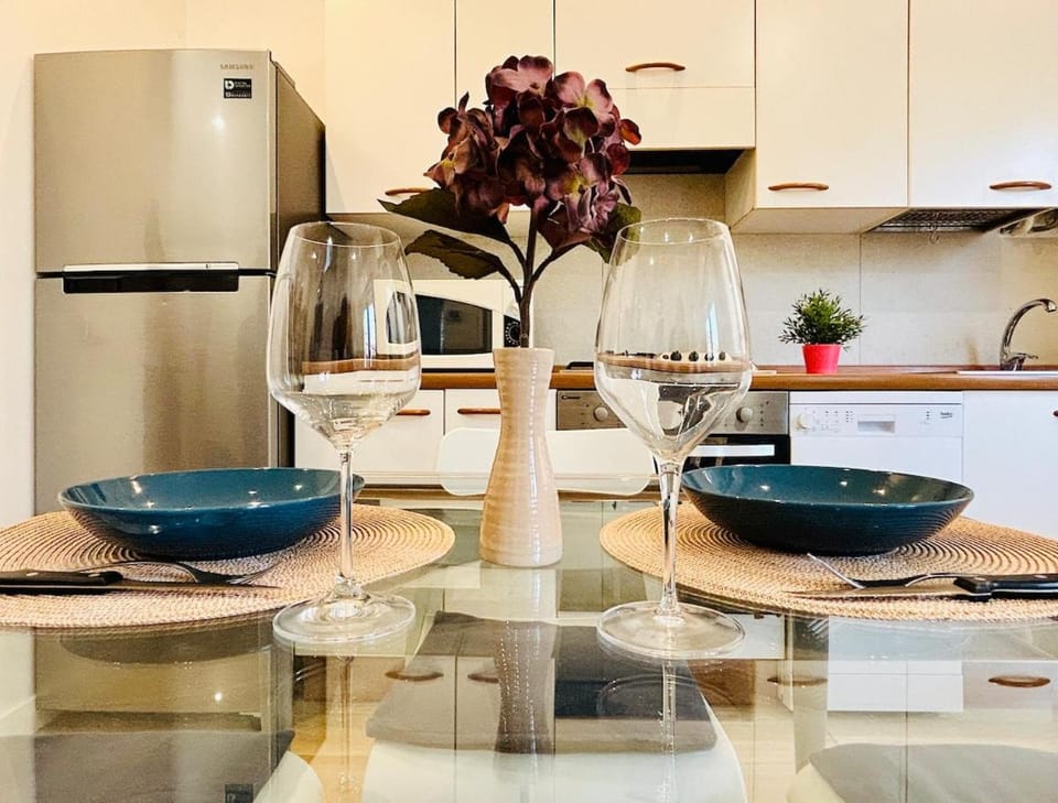 Cozy Apartment 10 min to Venice by Tram & Free Parking Apartment in Venice