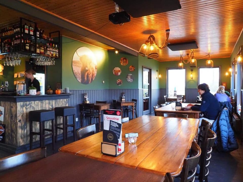 Restaurant/places to eat, Food and drinks, Food, Drinks