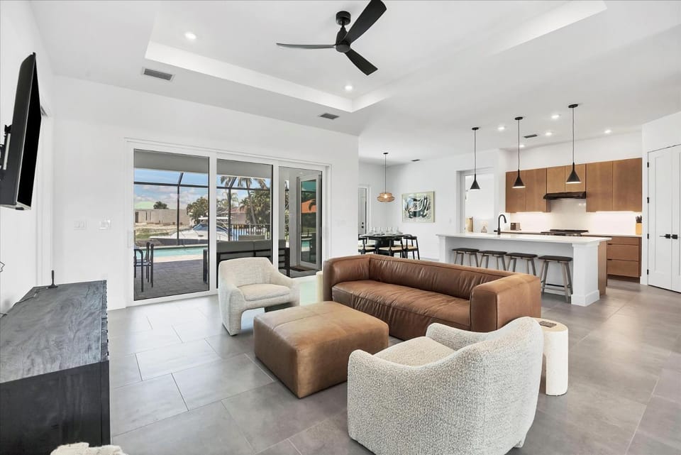 ELD509 Canalfront Vacation Home House in Charlotte Park