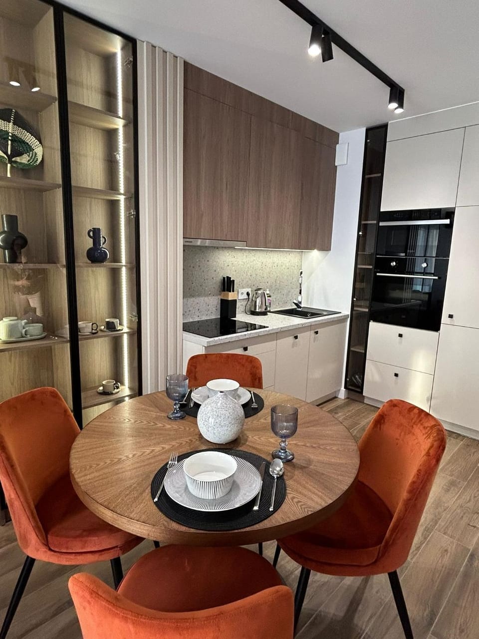 Luksusowy apartament z klimatyzacją i garażem podziemnym w centrum miasta Apartment in Masovian Voivodeship