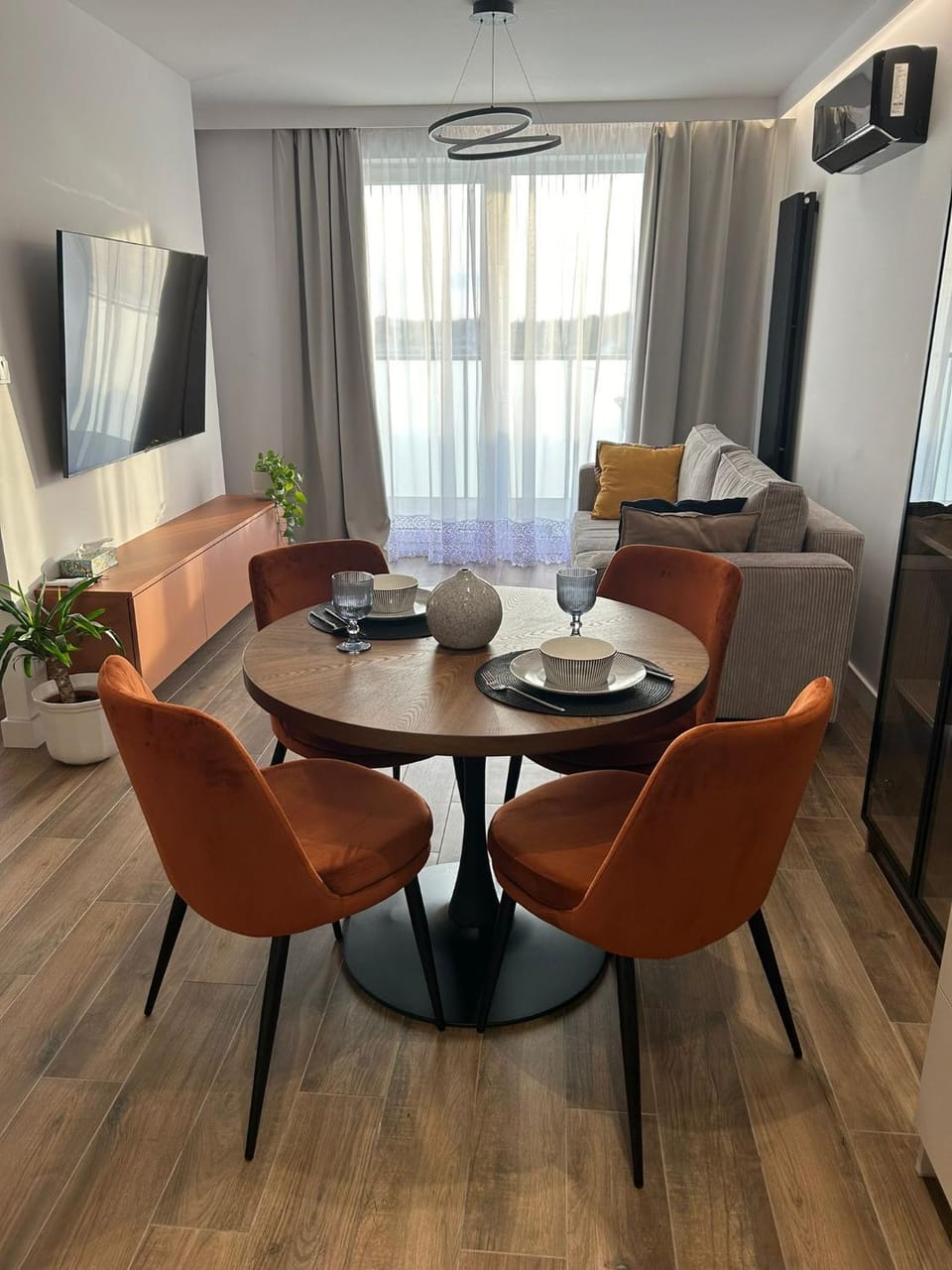 Luksusowy apartament z klimatyzacją i garażem podziemnym w centrum miasta Apartment in Masovian Voivodeship