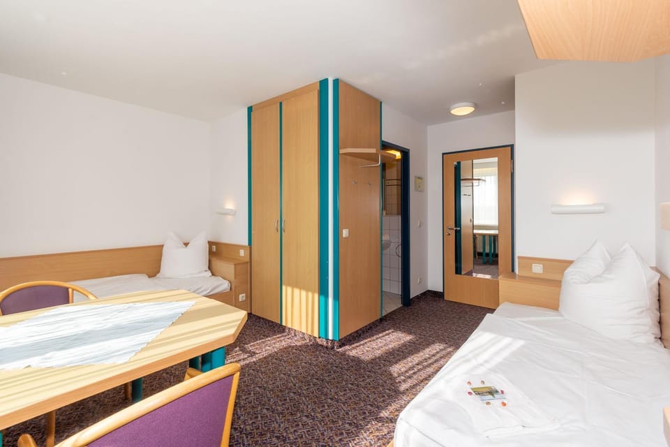 Gästehaus im Haus des Kfz-Gewerbes Hostel in Dresden