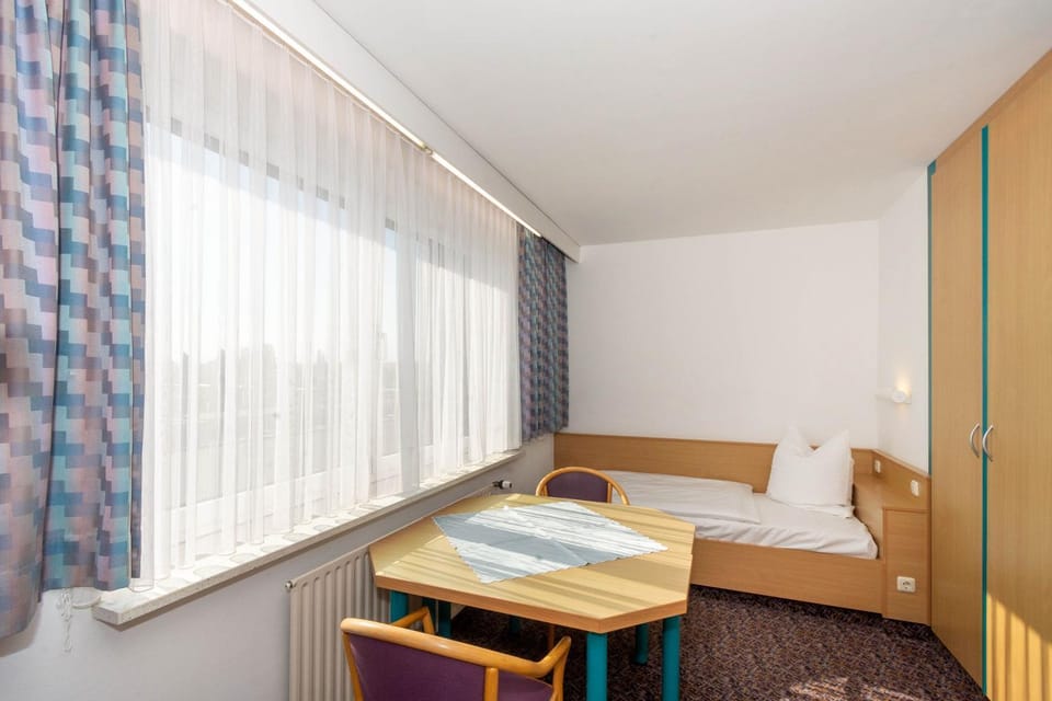 Gästehaus im Haus des Kfz-Gewerbes Hostel in Dresden