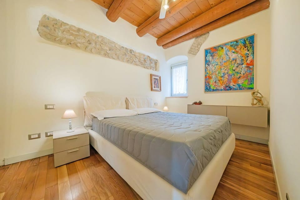 ApartmentsGarda - Borgo Garibaldi Apartment in Bardolino