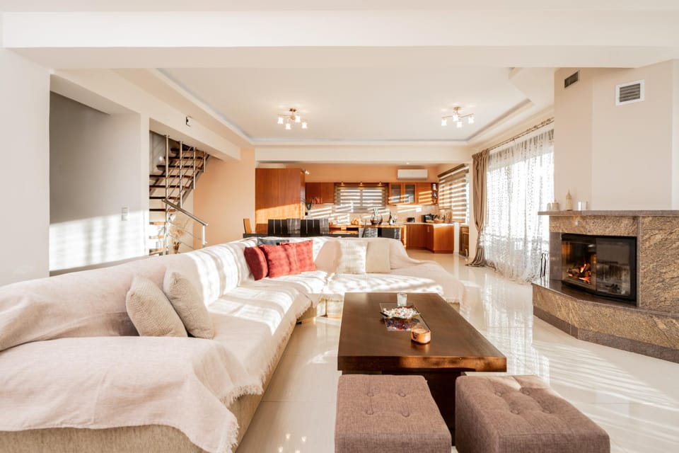 Balcony/Terrace, Living room, Seating area, Mountain view, fireplace