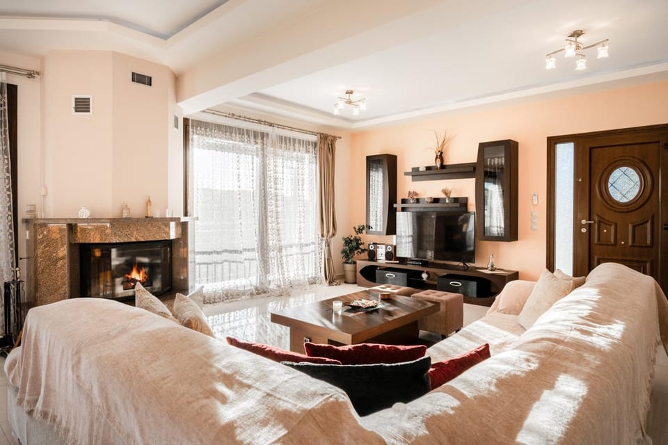 Living room, Seating area, Mountain view, fireplace