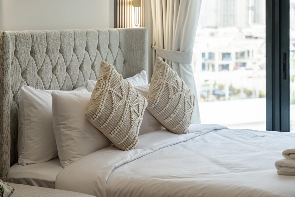 Modern Meydan Studio Near Dubai Mall & Downtown Apartment in Dubai