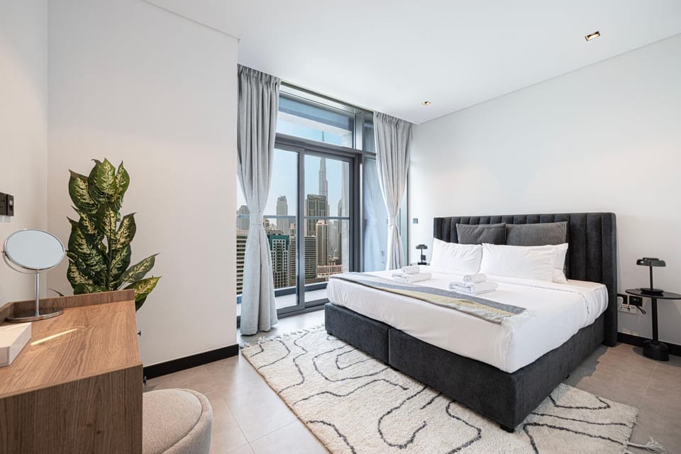 Luxury 2BR Burj Khalifa and Canal View Pool Jacuzzi Apartment in Dubai
