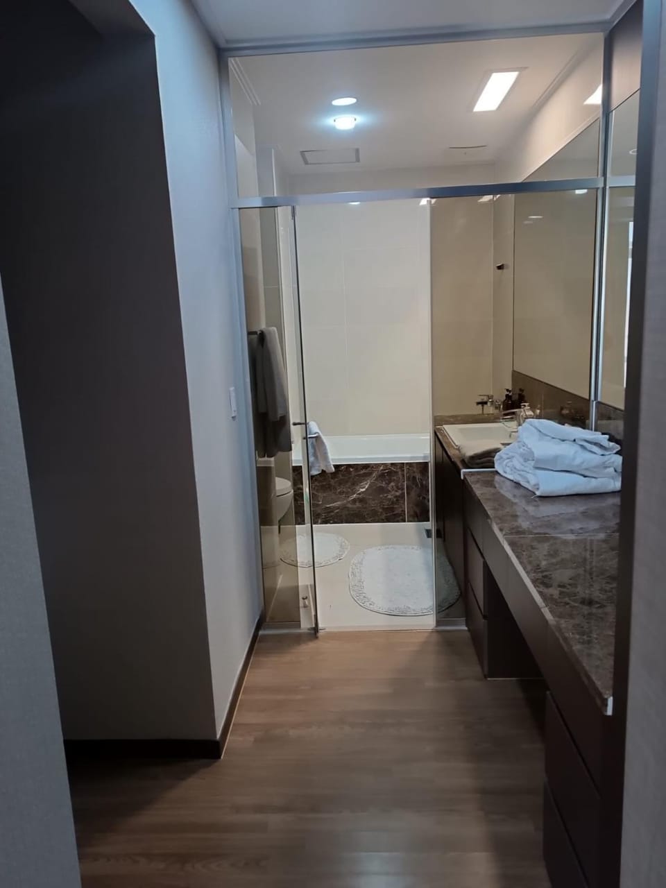 Bathroom, towels