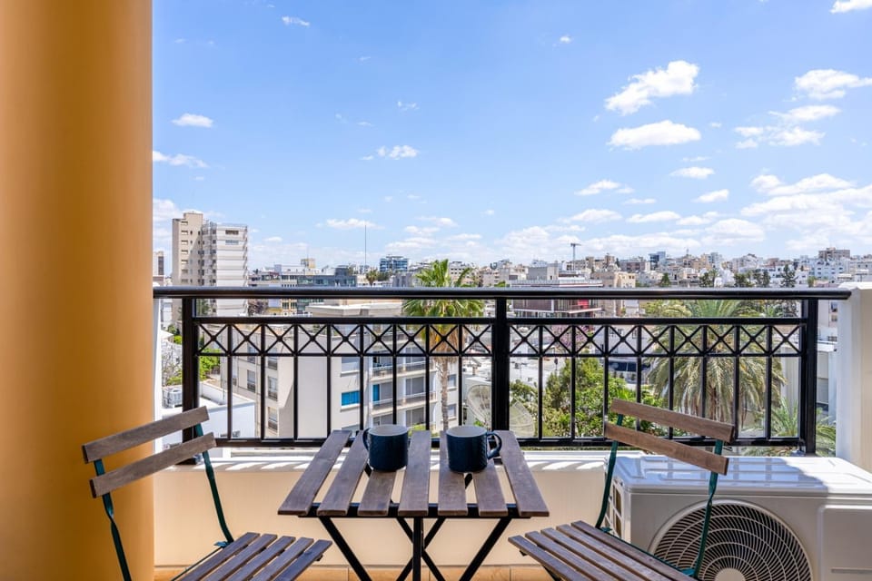 Property building, Patio, Nearby landmark, Neighbourhood, View (from property/room), Balcony/Terrace, Other, Seating area, City view, Area and facilities