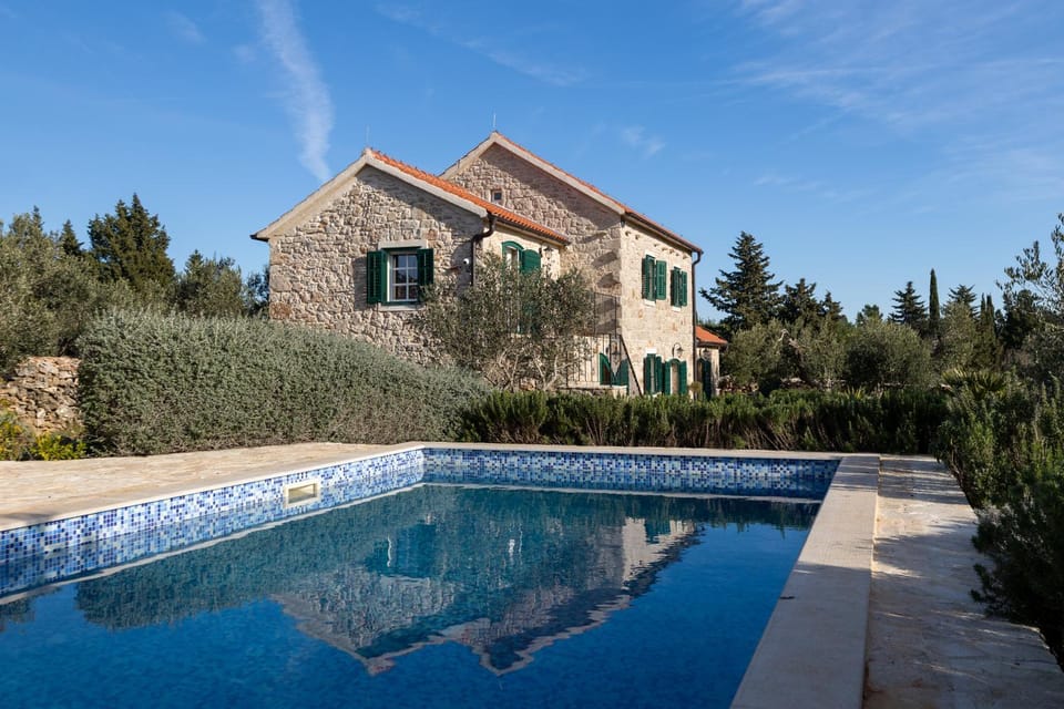 Property building, Garden, Garden, Garden view, Garden view, Swimming pool