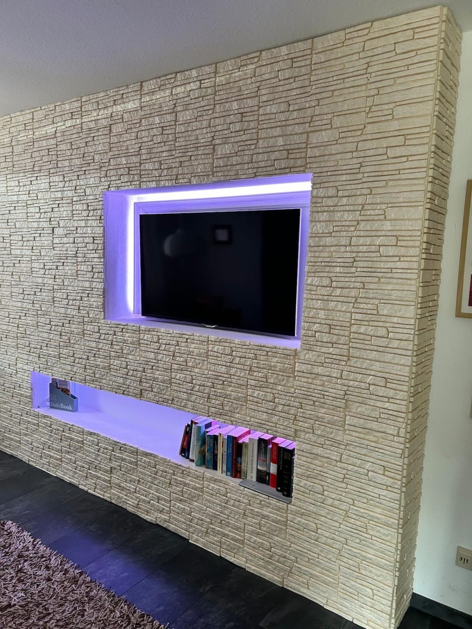 TV and multimedia, Living room, Evening entertainment