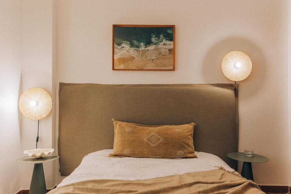 Photo of the whole room, Bedroom