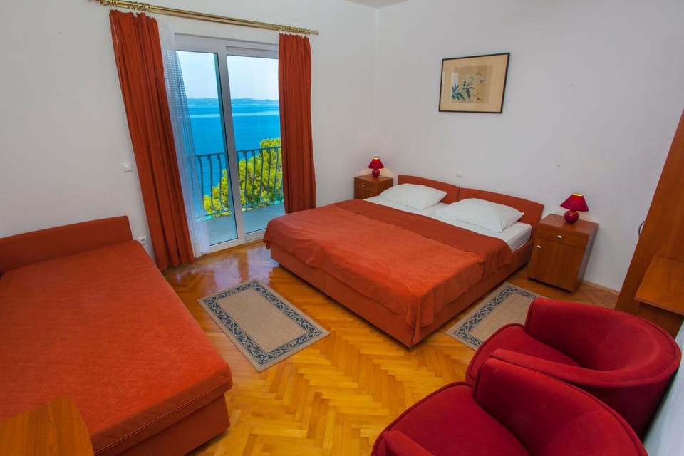 Day, Photo of the whole room, Sea view