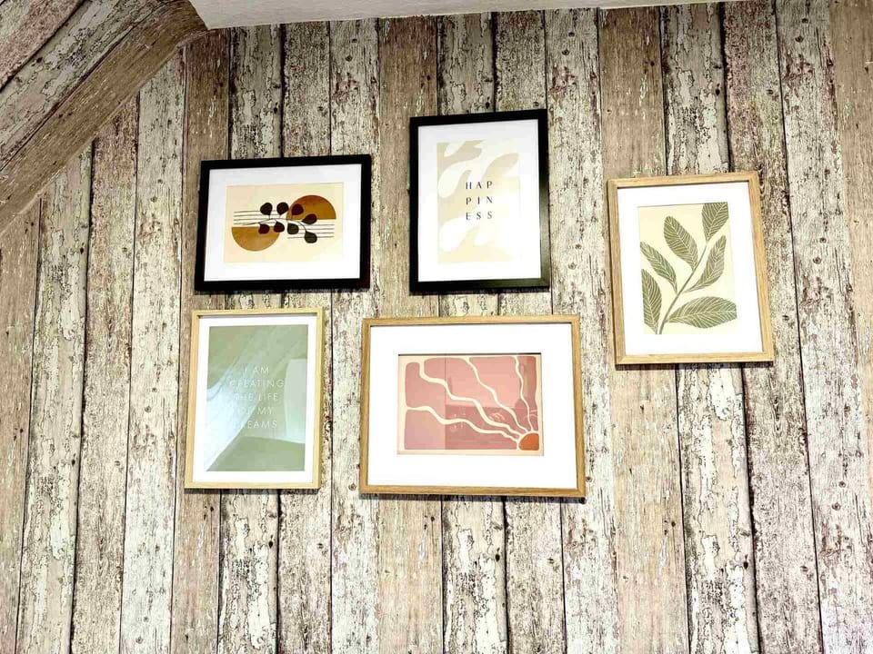 Living room, Decorative detail, Seating area, Dining area