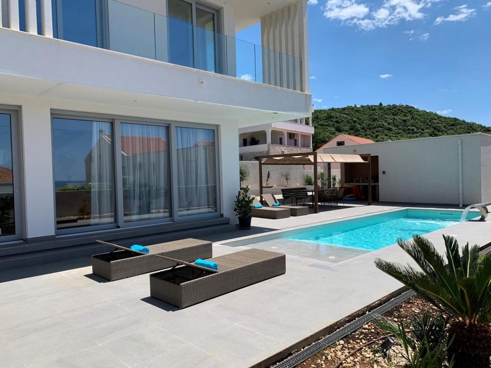 NEW! Villa With Heated Pool in Cavtat Villa in Cavtat