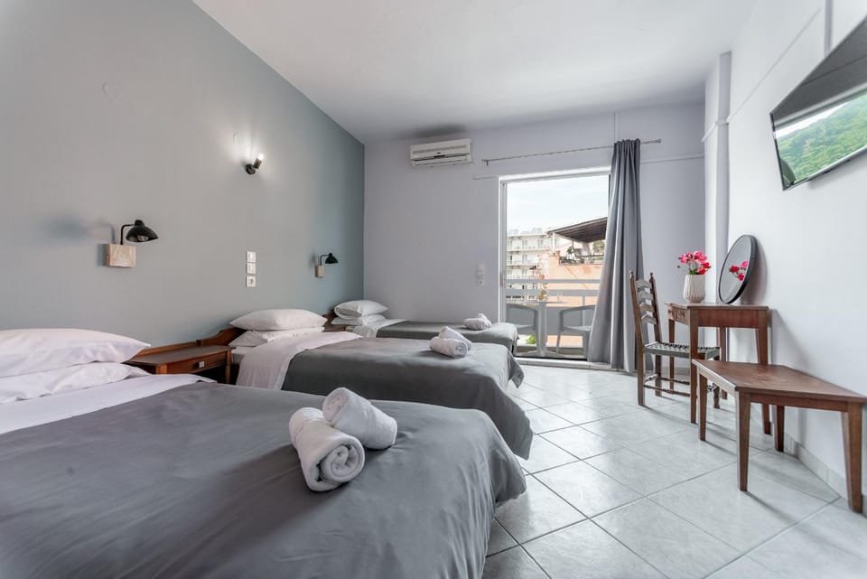 Bed, TV and multimedia, Bedroom