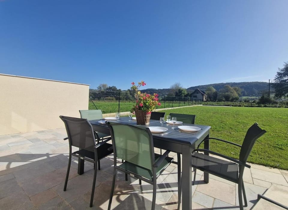 Garden, Dining area, Garden view