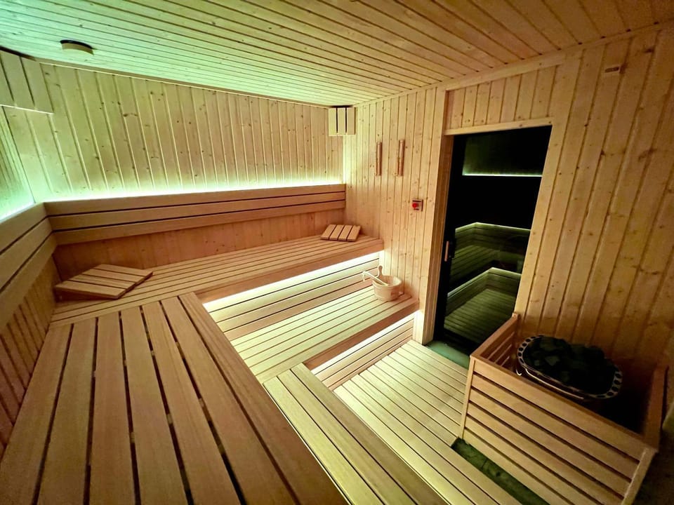 Night, Sauna, Spa and wellness centre/facilities, Spa and wellness centre/facilities, Evening entertainment, Evening entertainment