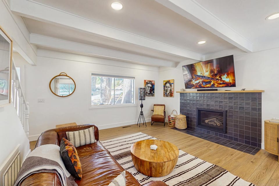 Arrowhead Aura House in Lake Arrowhead