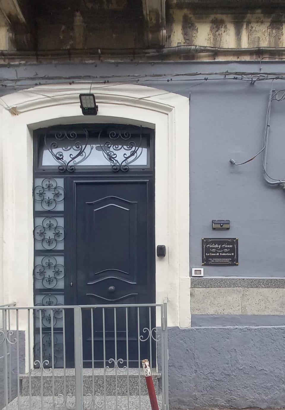 Facade/entrance