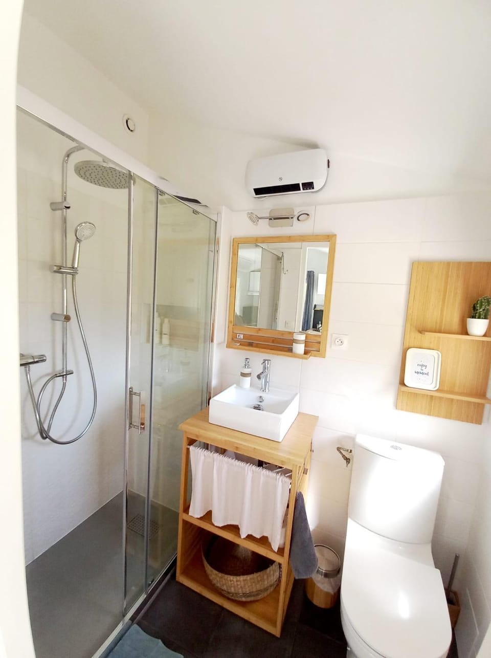 Studio cosy avec terrasse privée - arrivée autonome House in Occitanie