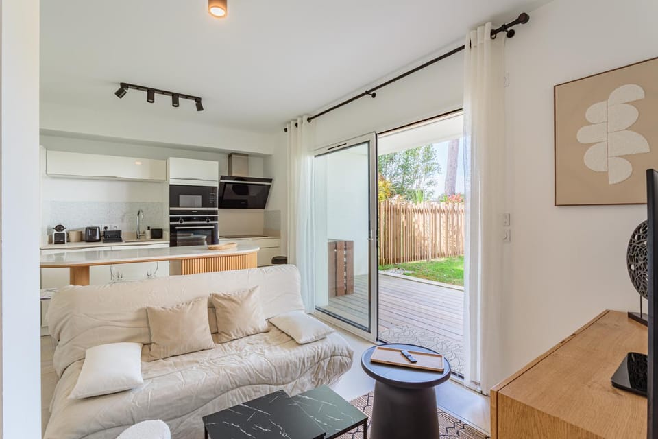 KARUKERA Bel appartement avec jardin au cœur de Chiberta Apartment in Anglet