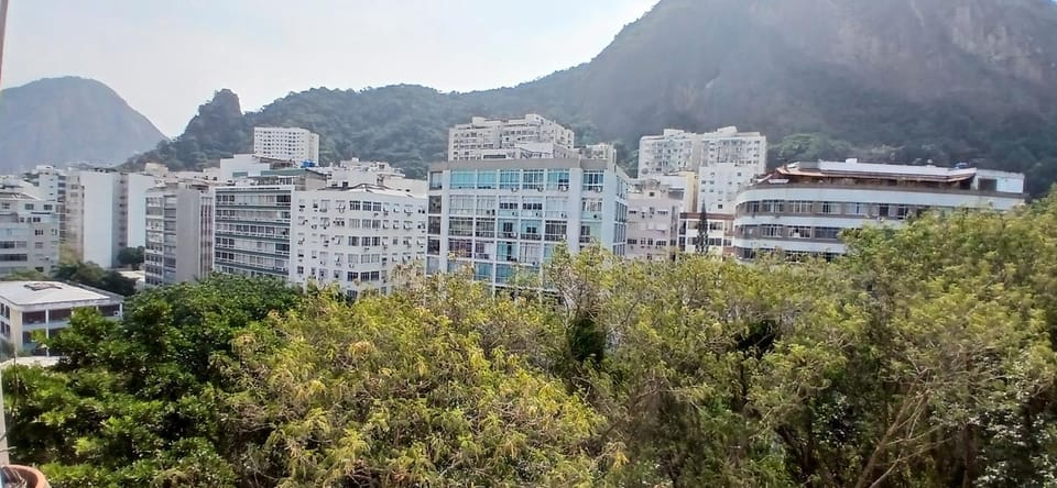 Apartamento estilo flat em Copacabana perto da praia Apartment in Rio de Janeiro