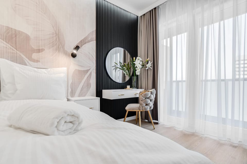 Bed, Photo of the whole room, Bedroom, towels, air conditioner