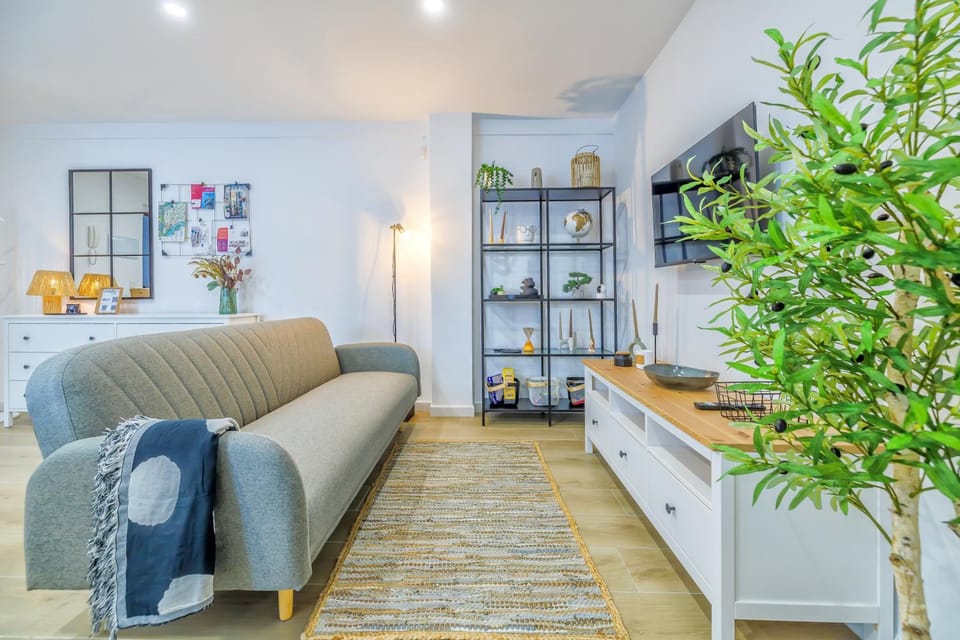 TV and multimedia, Living room, heating, air conditioner