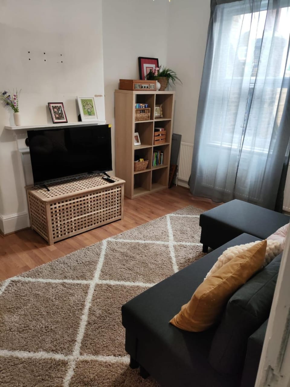 3BR Centrally Located Walk to Angel & City Centre Apartment in London Borough of Islington