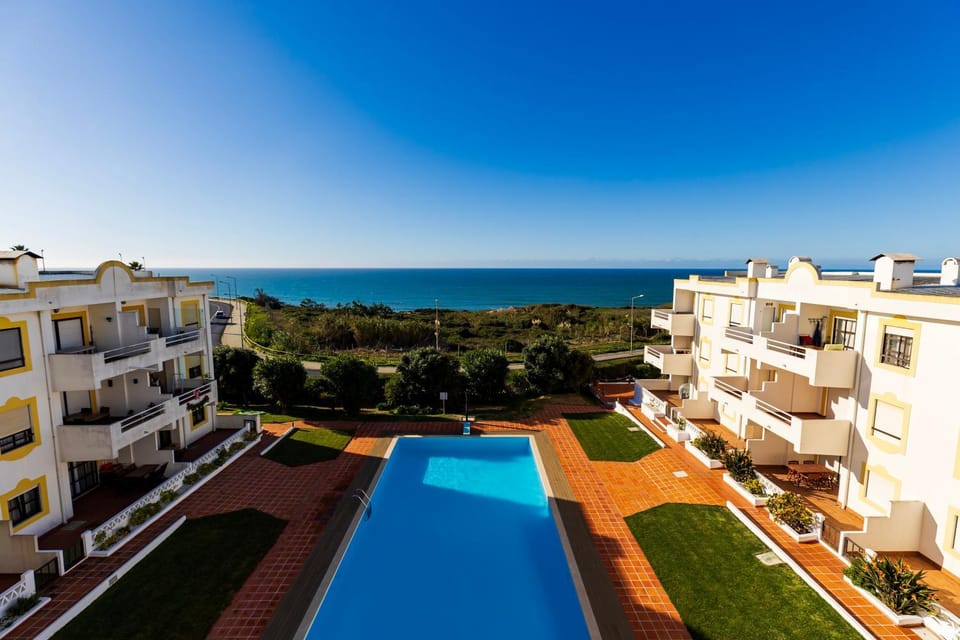 Property building, Day, Pool view, Sea view, Swimming pool, Swimming pool