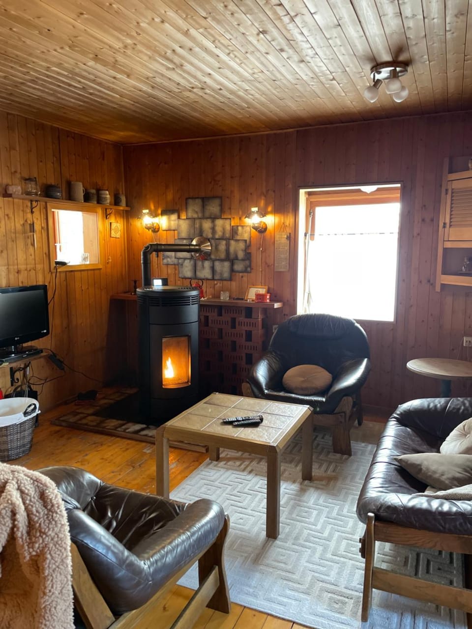 Communal lounge/ TV room, TV and multimedia, Living room, Seating area