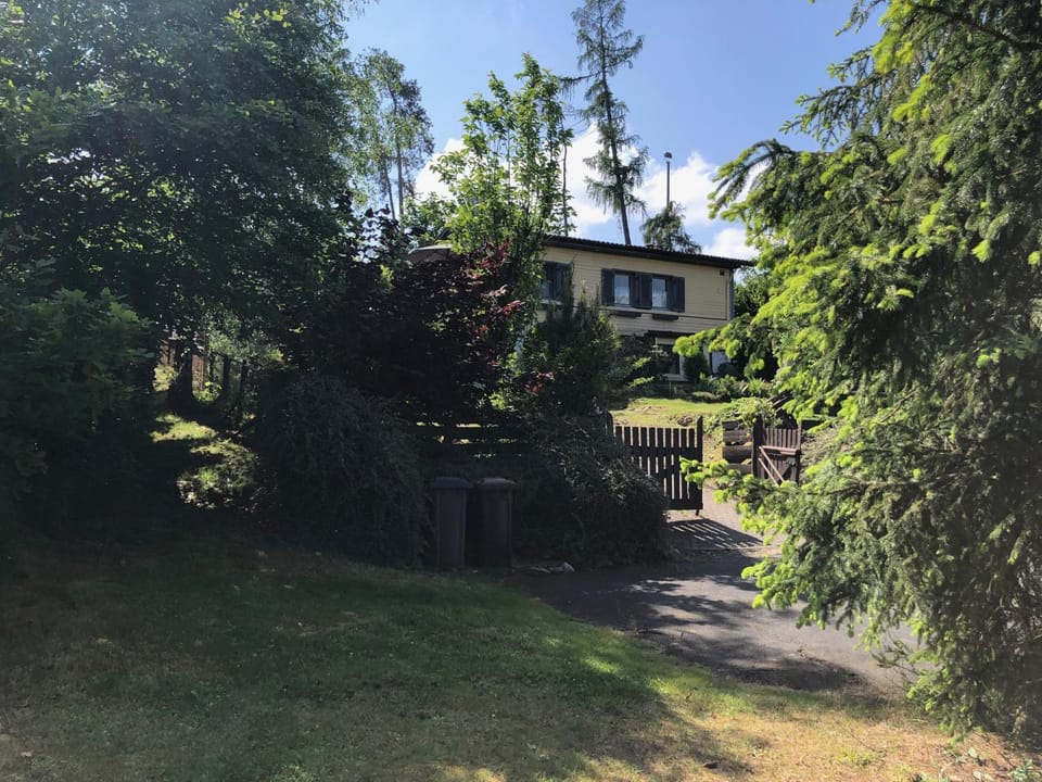 Property building, Day, Natural landscape, Garden, Garden view