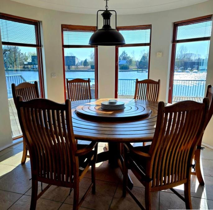 Dining area, River view, River view