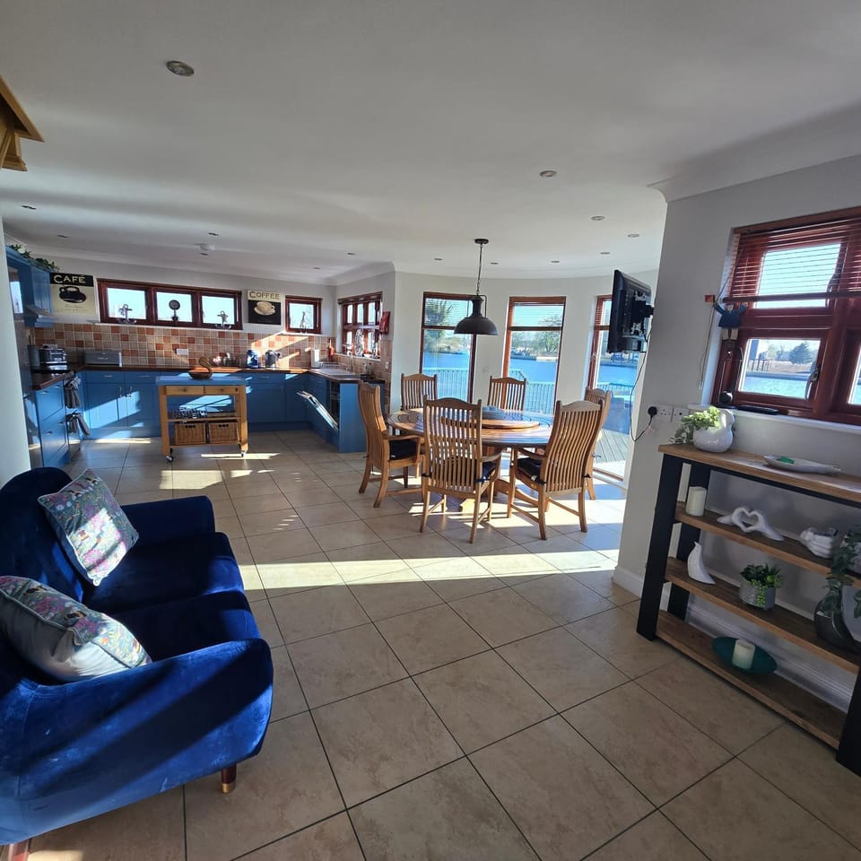 Dining area, River view, River view, kitchen
