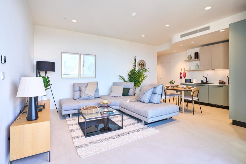 Living room, Seating area, Dining area, air conditioner