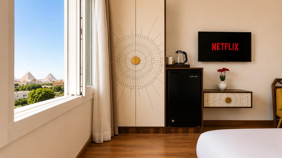 Communal lounge/ TV room, Bed, TV and multimedia, Photo of the whole room, Evening entertainment, Bedroom, wardrobe