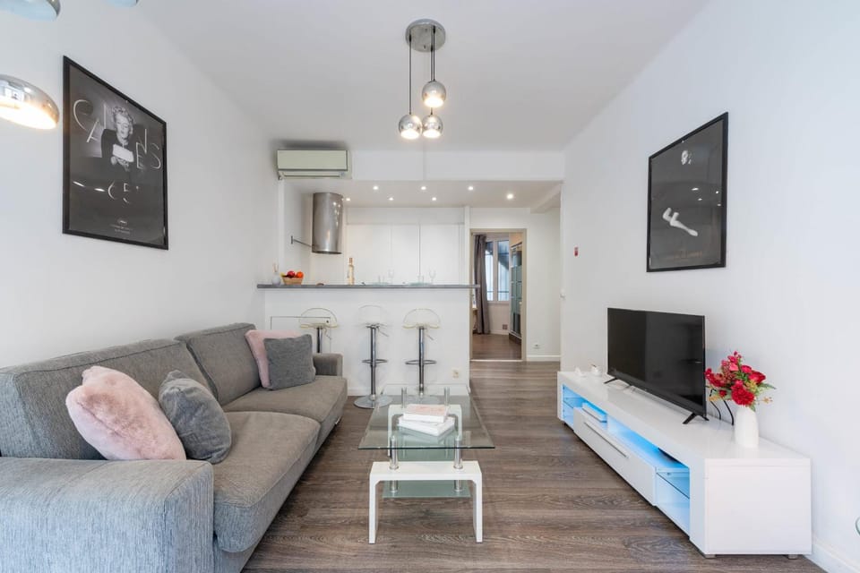 TV and multimedia, Living room, air conditioner