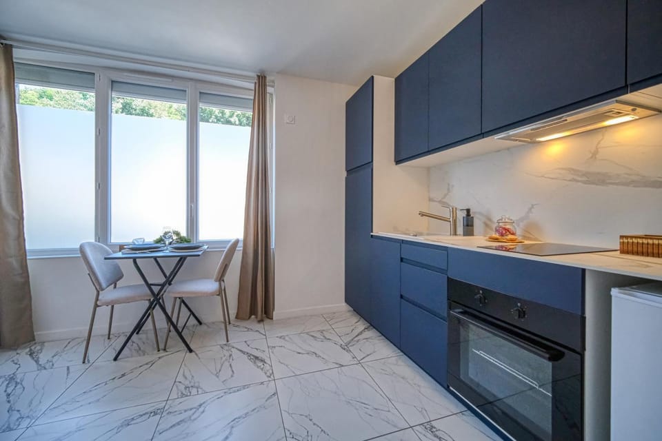 LA SECRET ROOM - suite de luxe avec jacuzzi Apartment in Provence