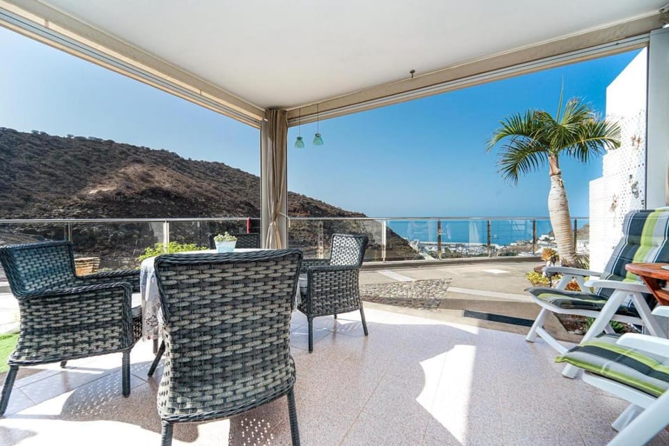 Apartman VERA - Beautiful Sunshine And Sea View Apartment in Puerto Rico de Gran Canaria