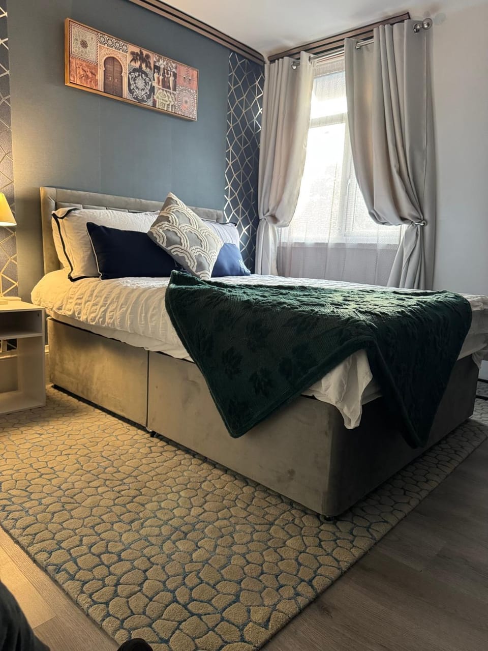 Bed, Photo of the whole room, Bedroom